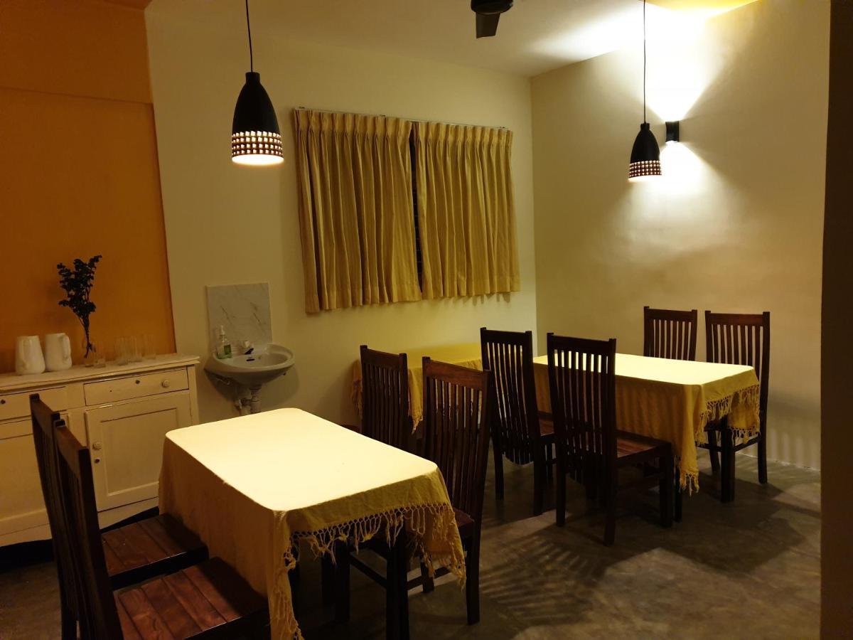 Hotel Shiva Rest Katharagama à Kataragama Extérieur photo